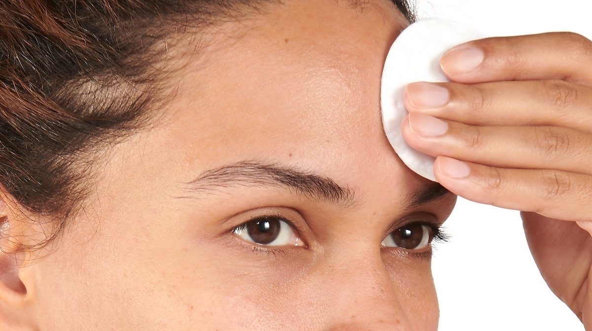 Why You Should Add Face Toner to Your Skincare Routine
